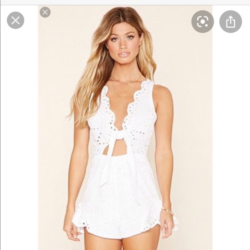 Selfie Leslie white romper